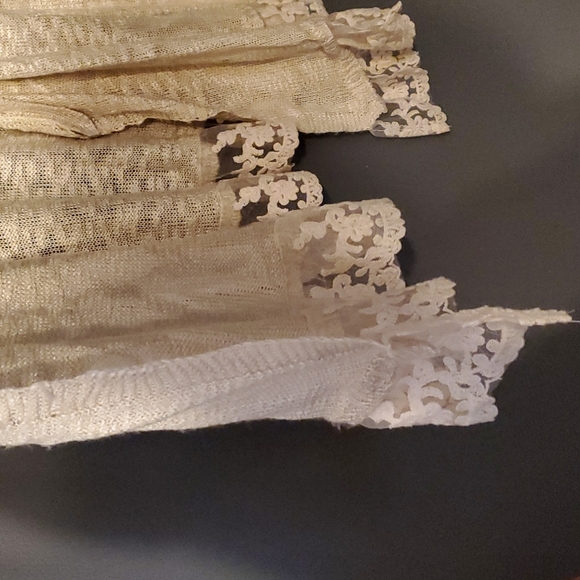 Pretty open cardigan with lace bottom - Picture 2 of 2